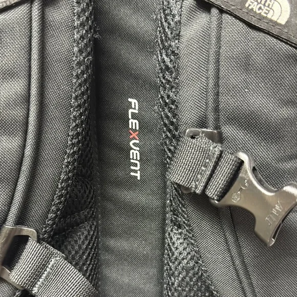 North Face Jester Unisex Nylon Backpack Black - Picture 3 of 8